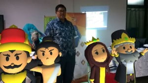 Pengunjung stand ART foto bersama animasi 4D